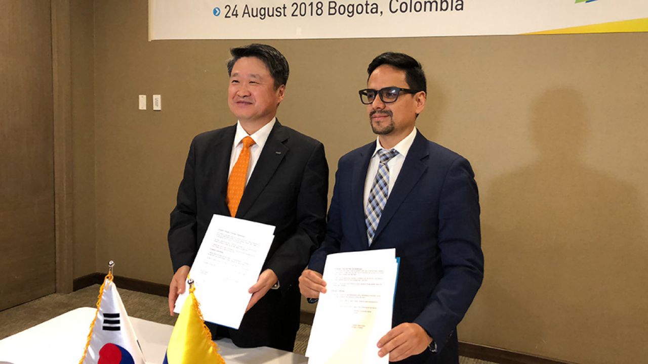 Bogotá y Corea del Sur firman acuerdo para proyecto tecnológico en prestación de servicios públicos