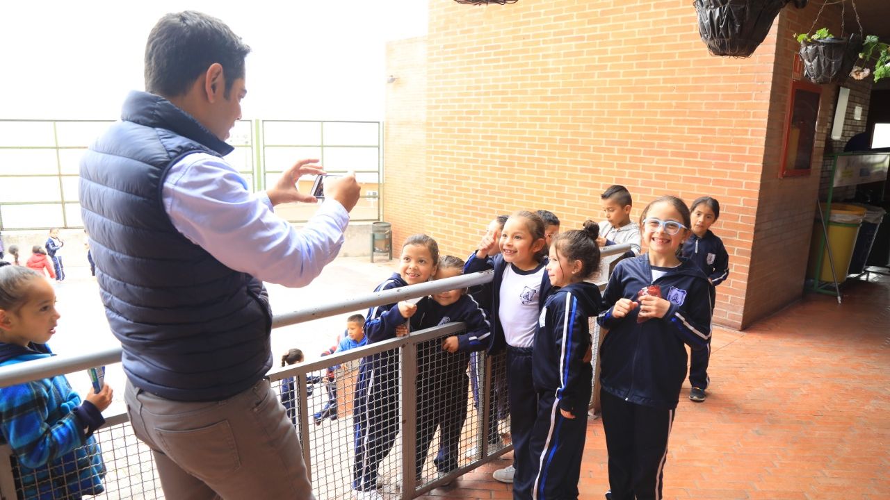 Niños del colegio Agustín Fernández cuentan cómo se imaginan La Mariposa